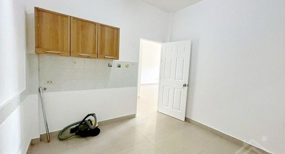 For rent and for sale 4 bedrooms house in Si Racha, Chonburi