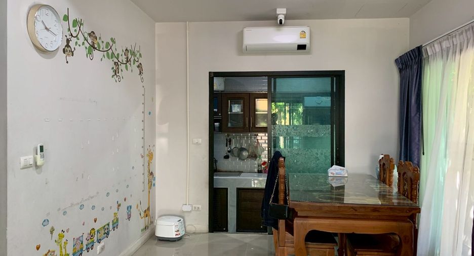 For sale 4 bedrooms townhouse in Lat Lum Kaeo, Pathum Thani