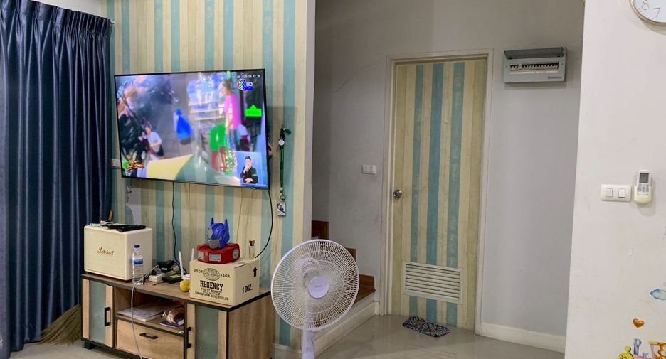 For sale 4 bedrooms townhouse in Lat Lum Kaeo, Pathum Thani