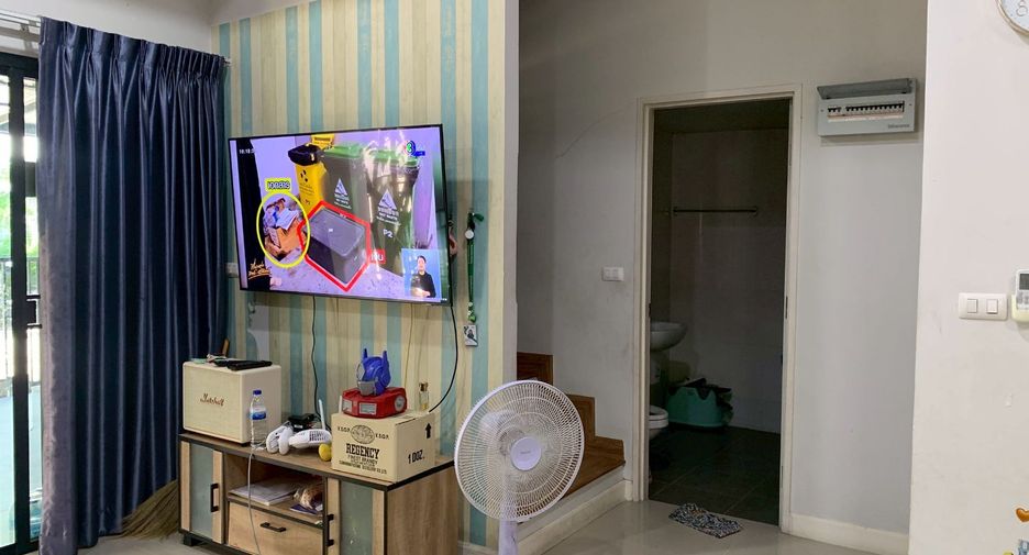 For sale 4 bedrooms townhouse in Lat Lum Kaeo, Pathum Thani