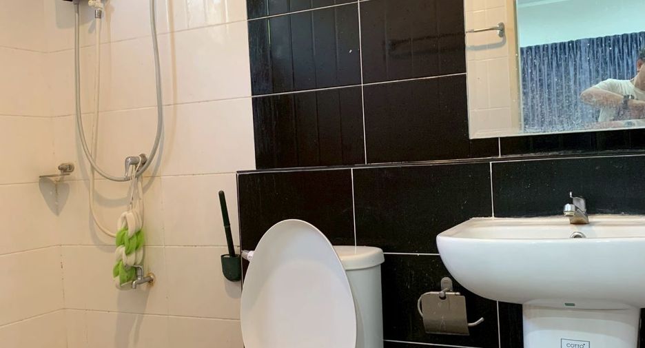 For sale 4 bedrooms townhouse in Lat Lum Kaeo, Pathum Thani