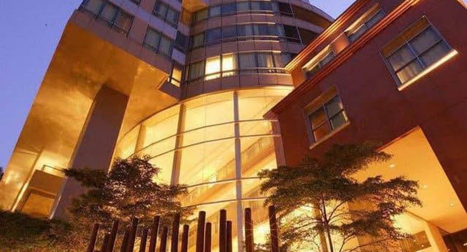 For rent and for sale 3 bedrooms condo in Sathon, Bangkok