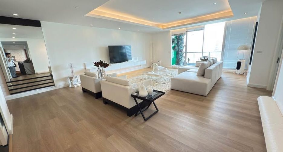 For rent and for sale 3 bedrooms condo in Sathon, Bangkok
