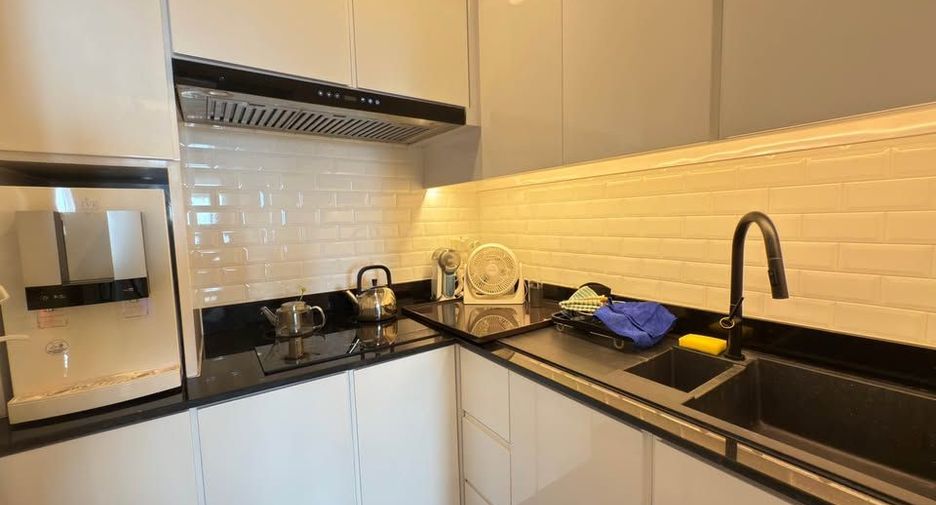 For rent and for sale 3 bedrooms condo in Sathon, Bangkok