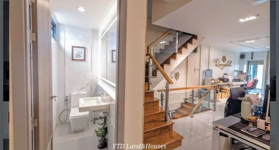 For sale studio townhouse in Don Mueang, Bangkok