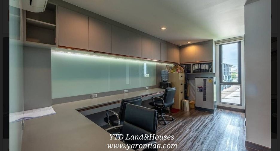 For sale studio townhouse in Don Mueang, Bangkok