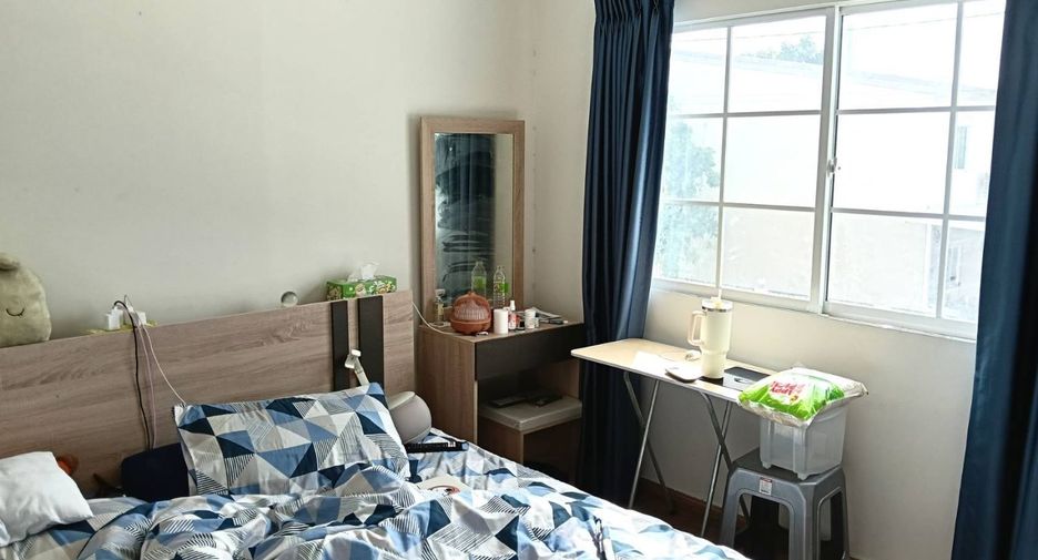 À vendre 4 chambres maison de ville à Bang Bua Thong, Nonthaburi
