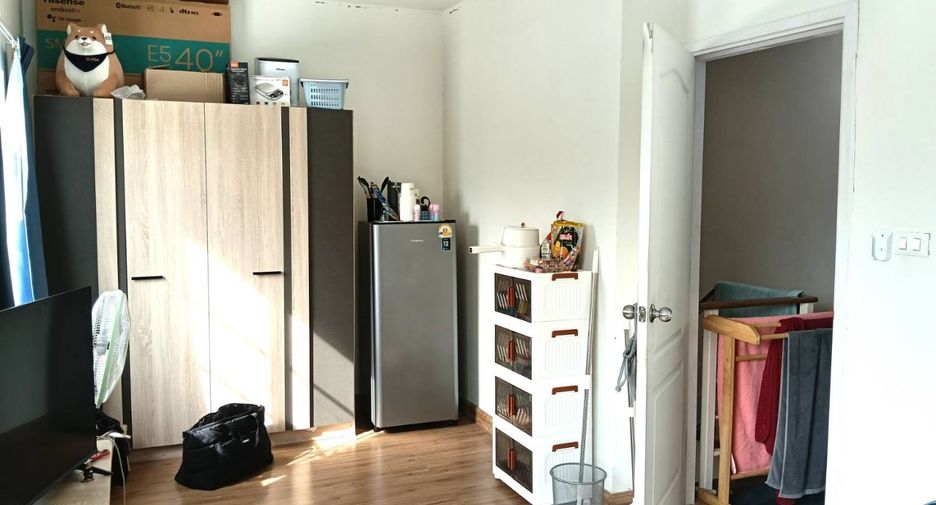 À vendre 4 chambres maison de ville à Bang Bua Thong, Nonthaburi