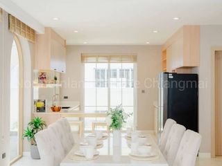 Villa en alquiler de 4 habitaciones en Mueang Chiang Mai, Chiang Mai