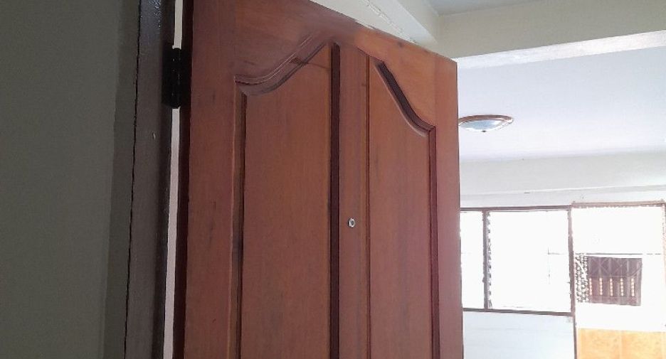 For sale 1 bed condo in Khlong Luang, Pathum Thani