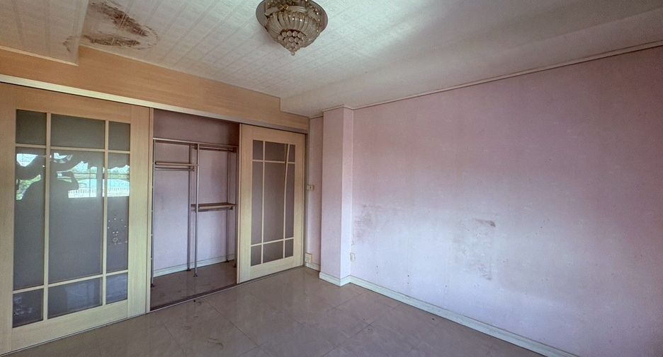 For sale 7 bedrooms retail Space in Bang Khae, Bangkok