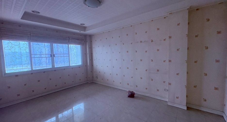 For sale 7 bedrooms retail Space in Bang Khae, Bangkok