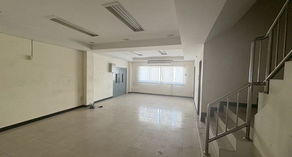 For sale 7 bedrooms retail Space in Bang Khae, Bangkok