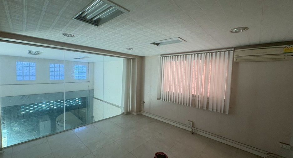 For sale 7 bedrooms retail Space in Bang Khae, Bangkok