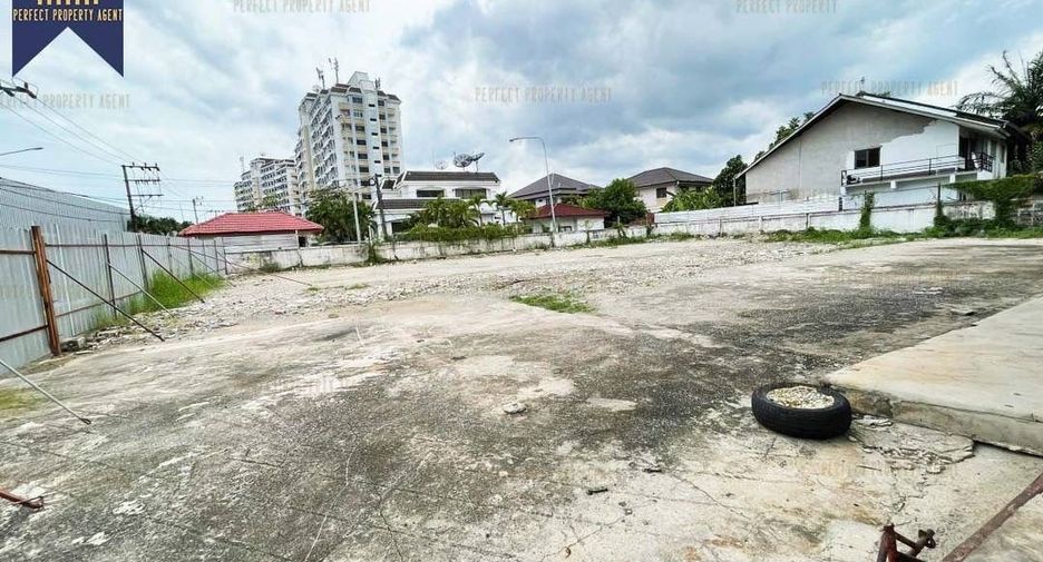 Almacén en venta de 10 habitaciones en Bang Na, Bangkok