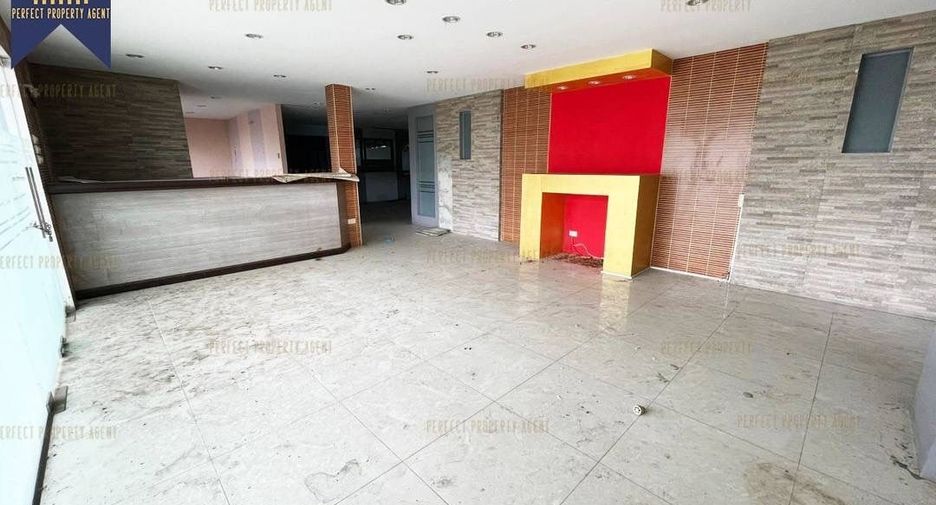Almacén en venta de 10 habitaciones en Bang Na, Bangkok