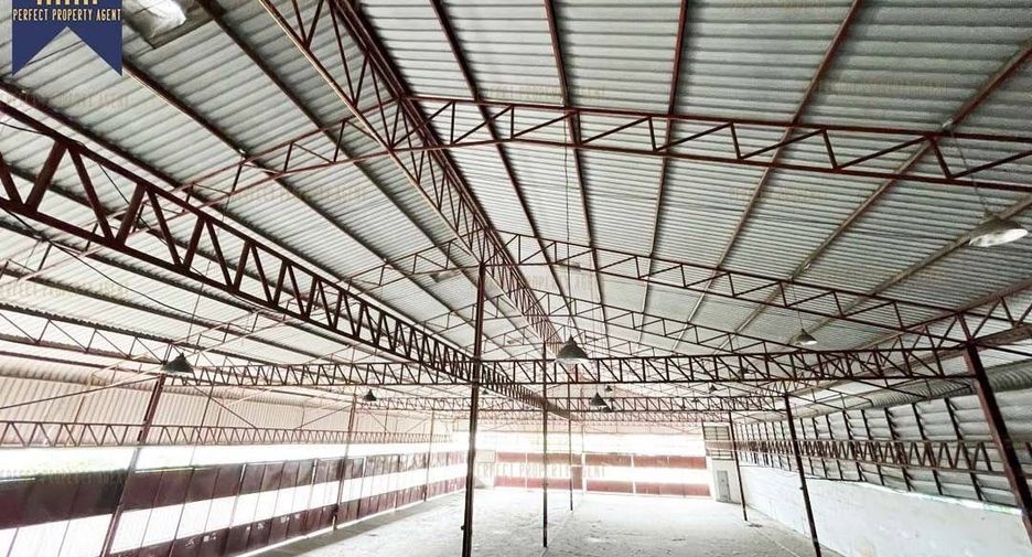 Almacén en venta de 10 habitaciones en Bang Na, Bangkok