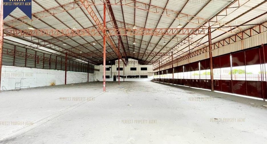 Almacén en venta de 10 habitaciones en Bang Na, Bangkok