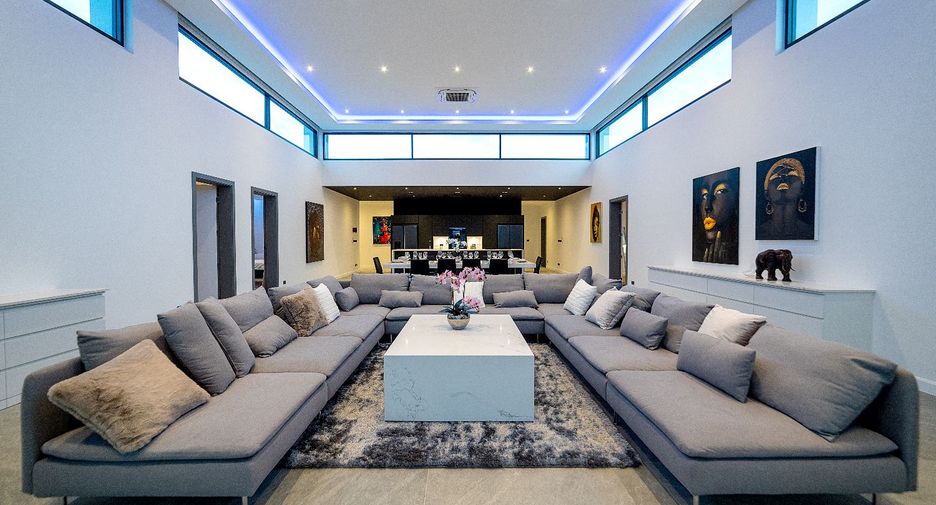 Villa zum Kauf mit 6 Zimmer in Bang Lamung, Chonburi