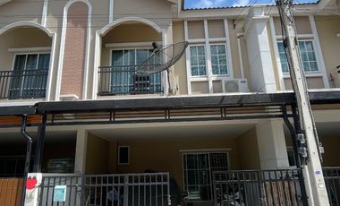 For sale 3 bedrooms townhouse in Mueang Samut Sakhon, Samut Sakhon