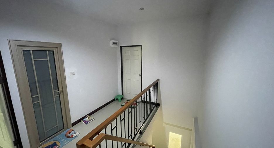 For sale 3 bedrooms townhouse in Mueang Samut Sakhon, Samut Sakhon