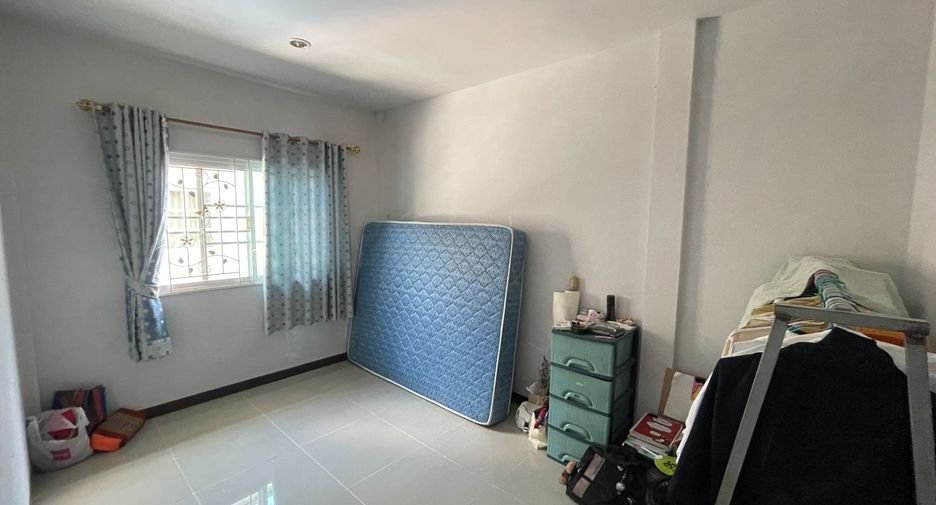 For sale 3 bedrooms townhouse in Mueang Samut Sakhon, Samut Sakhon