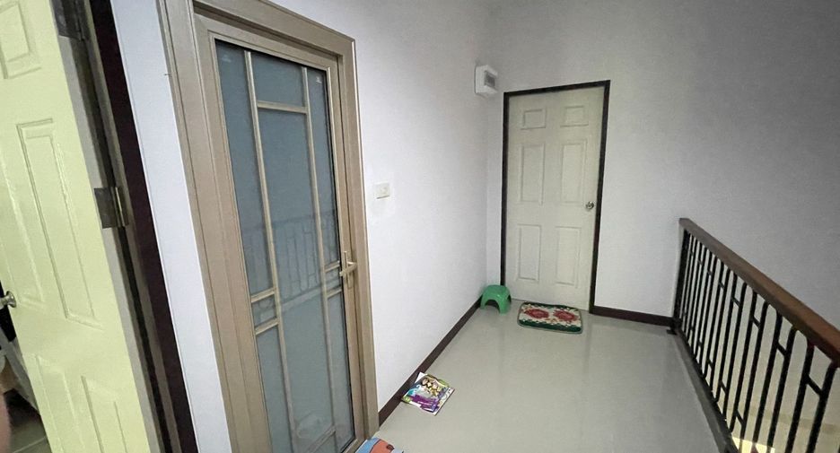 For sale 3 bedrooms townhouse in Mueang Samut Sakhon, Samut Sakhon