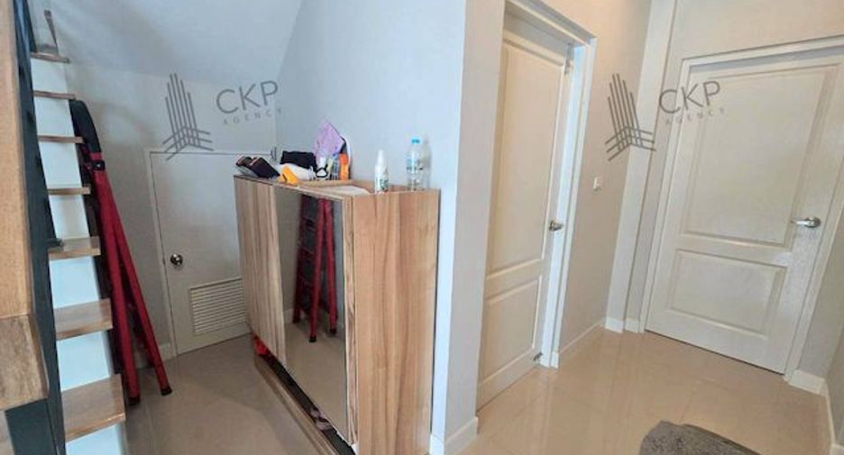 For sale 4 bedrooms house in Phra Samut Chedi, Samut Prakan