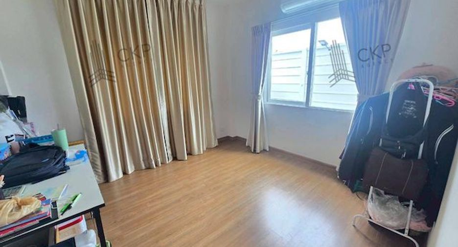 For sale 4 bedrooms house in Phra Samut Chedi, Samut Prakan