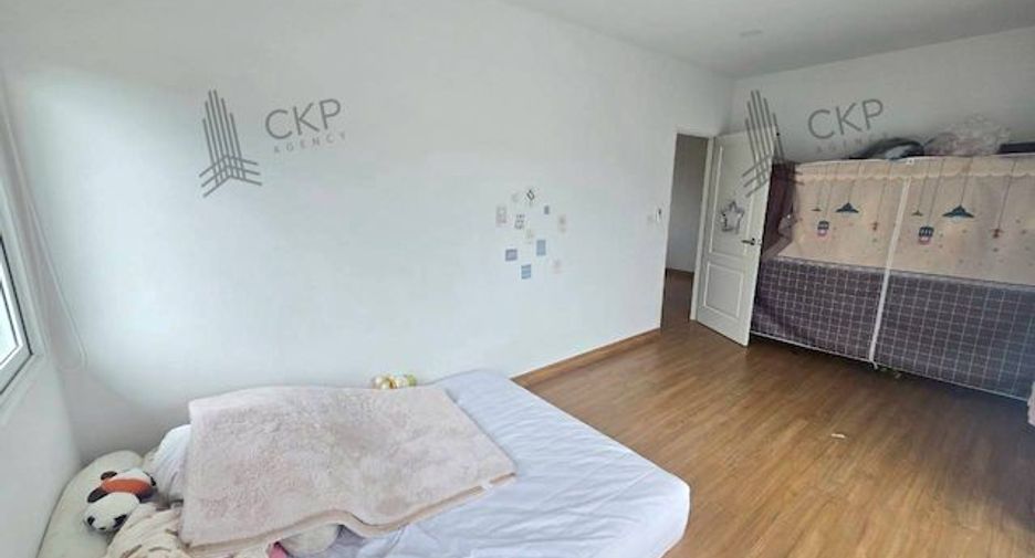 For sale 4 bedrooms house in Phra Samut Chedi, Samut Prakan