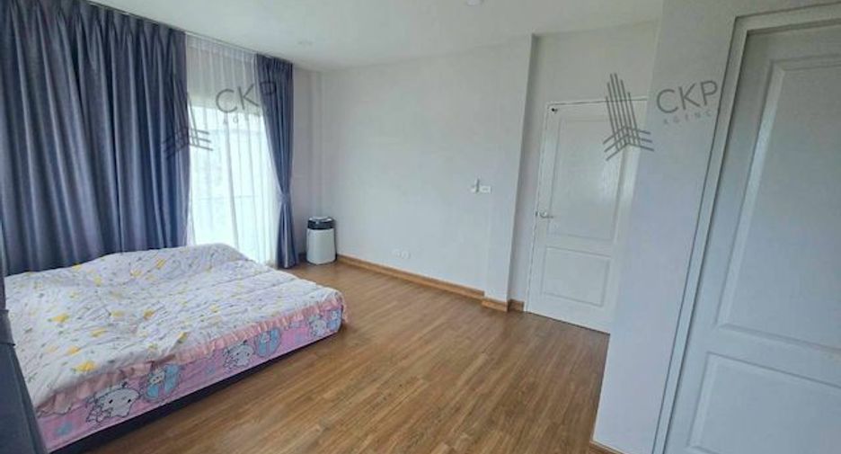 For sale 4 bedrooms house in Phra Samut Chedi, Samut Prakan