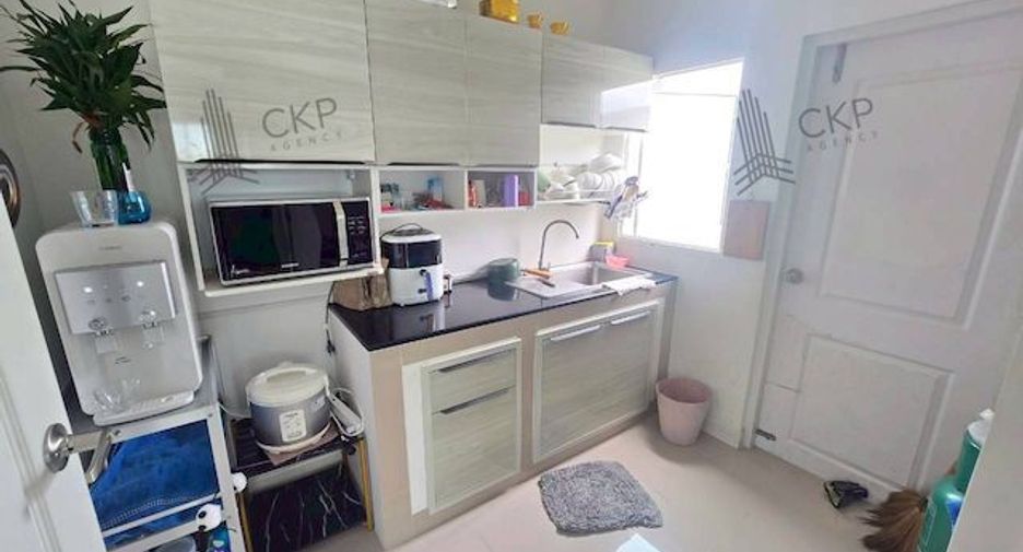 For sale 4 bedrooms house in Phra Samut Chedi, Samut Prakan