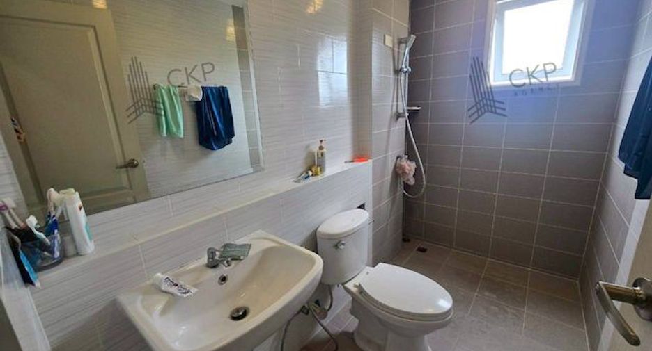 For sale 4 bedrooms house in Phra Samut Chedi, Samut Prakan