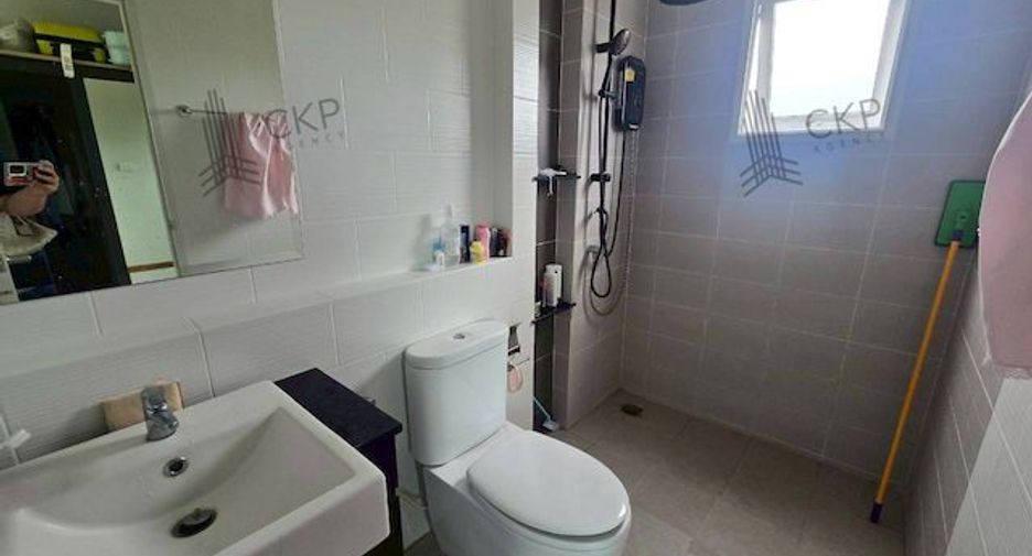 For sale 4 bedrooms house in Phra Samut Chedi, Samut Prakan