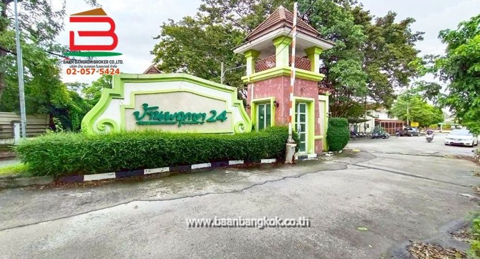 For sale 3 bedrooms townhouse in Bang Nam Priao, Chachoengsao