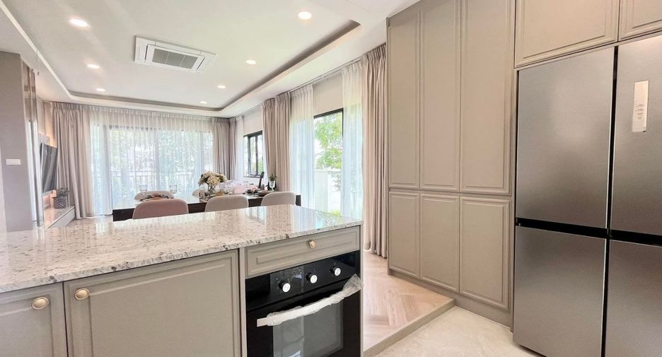 Casa en alquiler y en venta de 4 habitaciones en Bang Phli, Samut Prakan