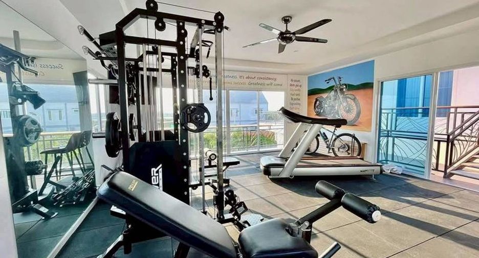 For sale 4 bedrooms villa in Bang Lamung, Chonburi