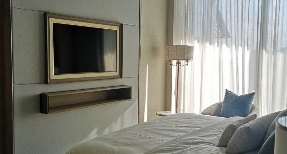 For rent 2 bedrooms condo in Pathum Wan, Bangkok