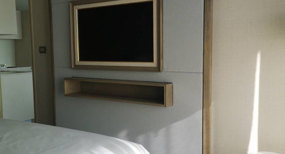 For rent 2 bedrooms condo in Pathum Wan, Bangkok