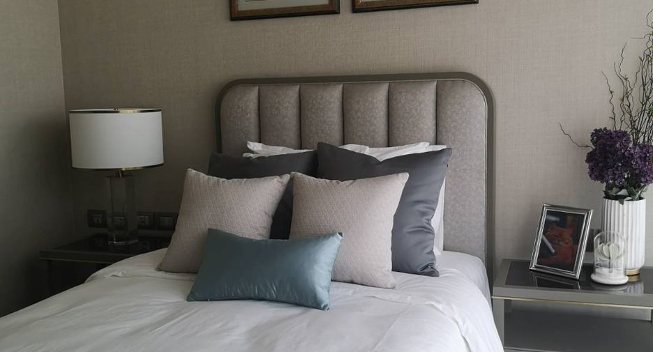 For rent 2 bedrooms condo in Pathum Wan, Bangkok