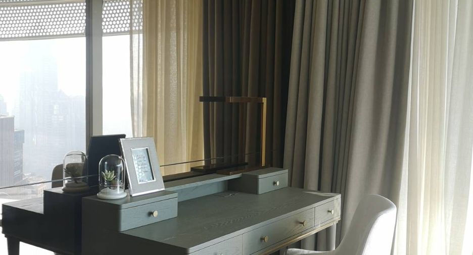 For rent 2 bedrooms condo in Pathum Wan, Bangkok