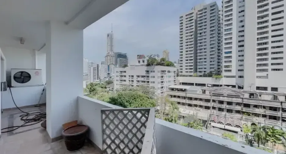 À vendre 3 chambres condo à Watthana, Bangkok