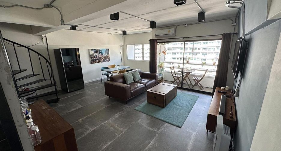 For rent 2 bedrooms condo in Watthana, Bangkok