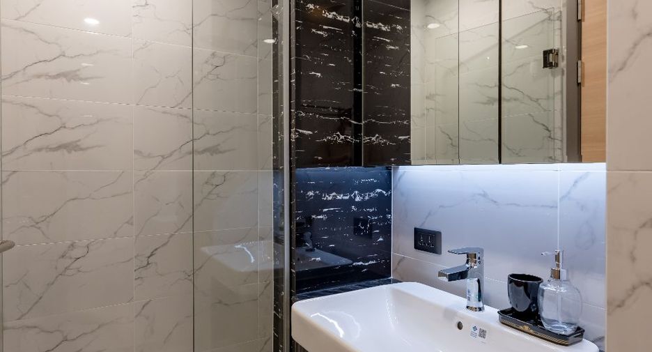 For sale 1 bed condo in Yan Nawa, Bangkok