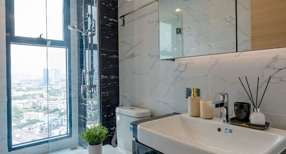 For sale 2 bedrooms condo in Yan Nawa, Bangkok