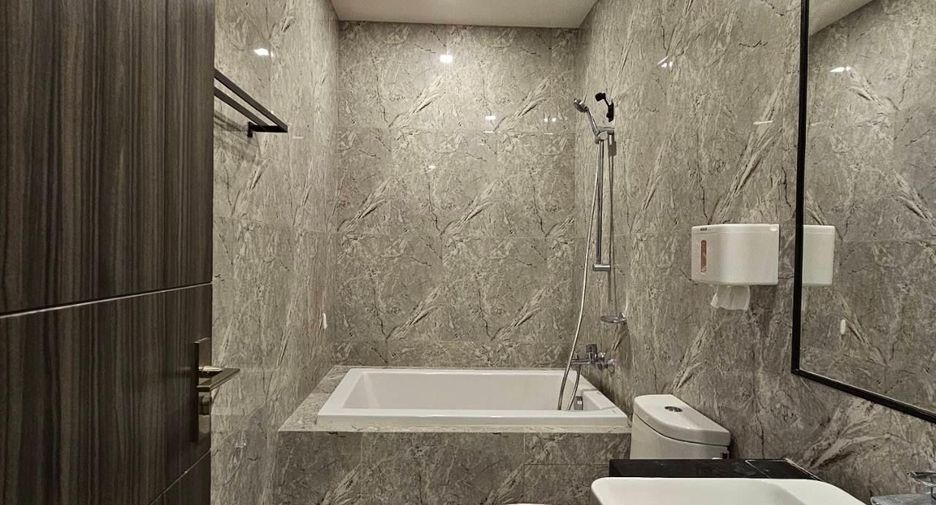 For rent and for sale 2 bedrooms condo in Khlong Toei, Bangkok