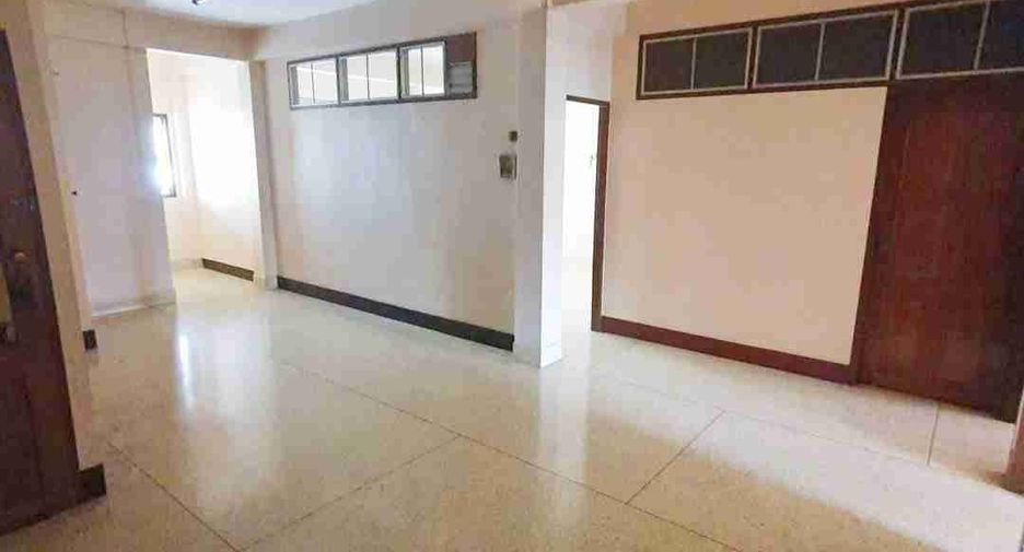 Local comercial en venta de 6 habitaciones en Bang Kruai, Nonthaburi