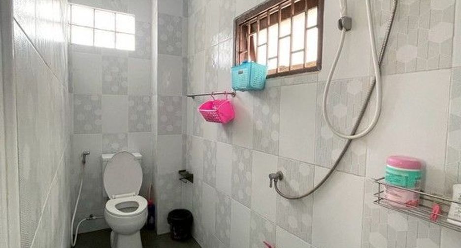 For sale 3 bedrooms retail Space in Bang Rak, Bangkok