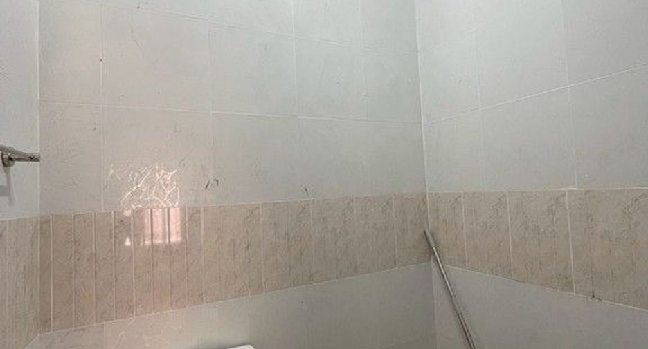 For sale 3 bedrooms retail Space in Bang Rak, Bangkok