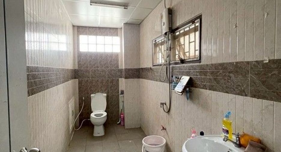For sale 3 bedrooms retail Space in Bang Rak, Bangkok